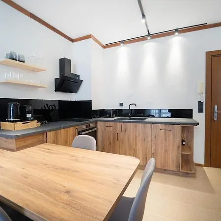 Host2u Highland Hideaway * Банско