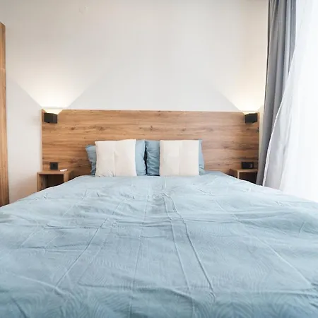 Host2u Highland Hideaway *