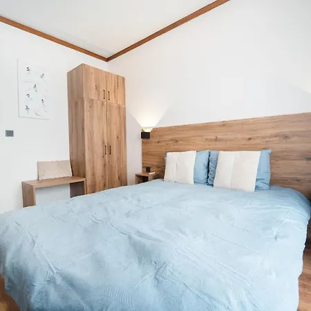 Host2u Highland Hideaway