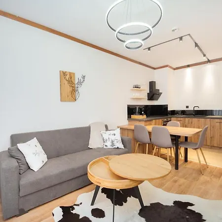 Host2u Highland Hideaway