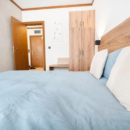 Host2u Highland Hideaway *