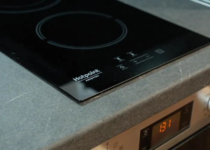 Host2u Highland Hideaway *