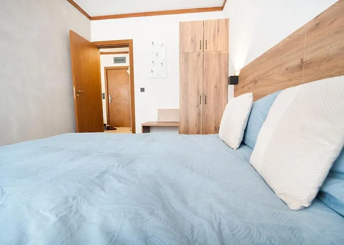 Host2u Highland Hideaway *